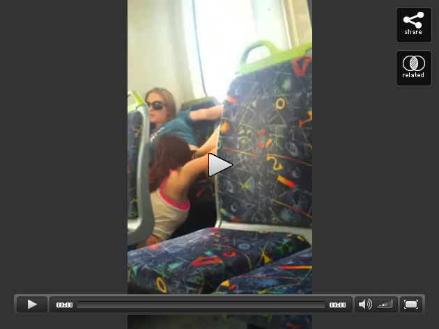 【素人盗撮レズ動画】電車の座席の影に隠れてレズカップルがクンニしてるところを一般人が隠し撮り流出…